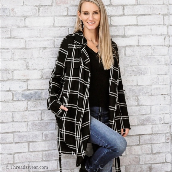 Host Pick🎉 NWT Plaid trench coat Black and White - Picture 3 of 4